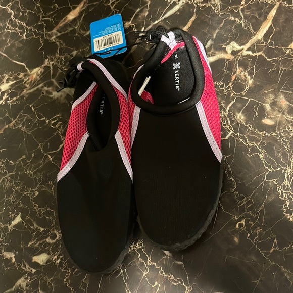 xertia Shoes Nwt Swim Shoes Poshmark
